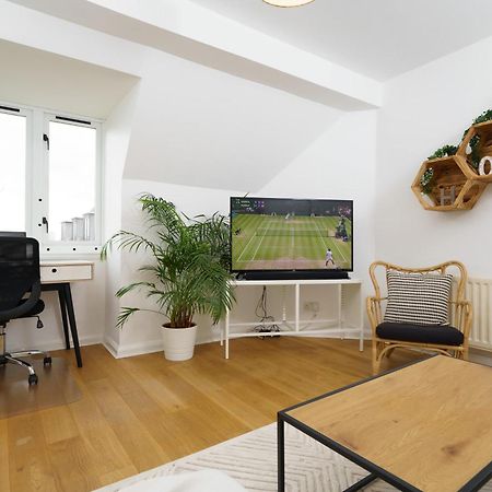 Lovely Apartment In Victoria Park Village Лондон Экстерьер фото