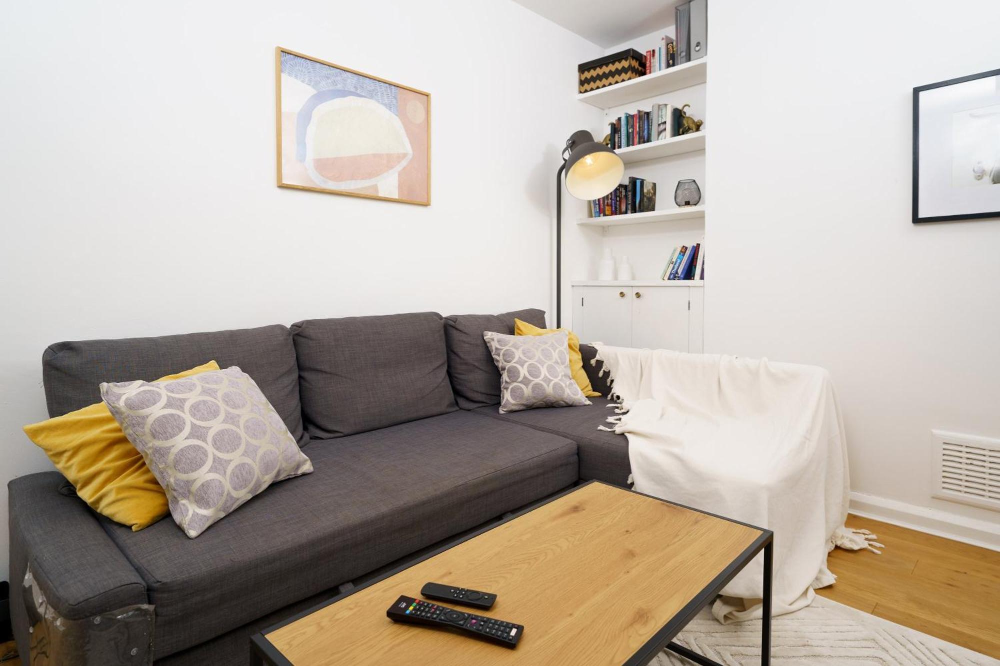 Lovely Apartment In Victoria Park Village Лондон Экстерьер фото