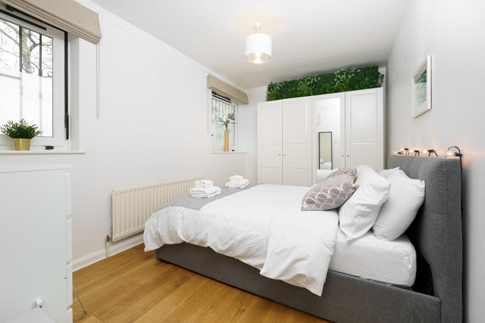 Lovely Apartment In Victoria Park Village Лондон Экстерьер фото